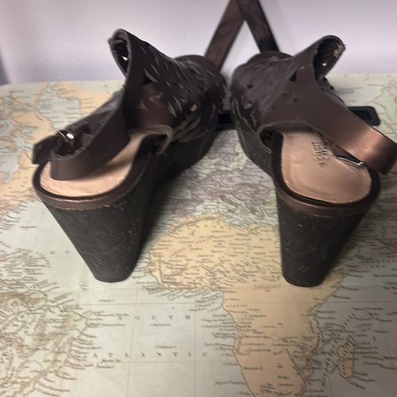 Nine West Dark Bronze Floral Sandals - Picture 5 of 8